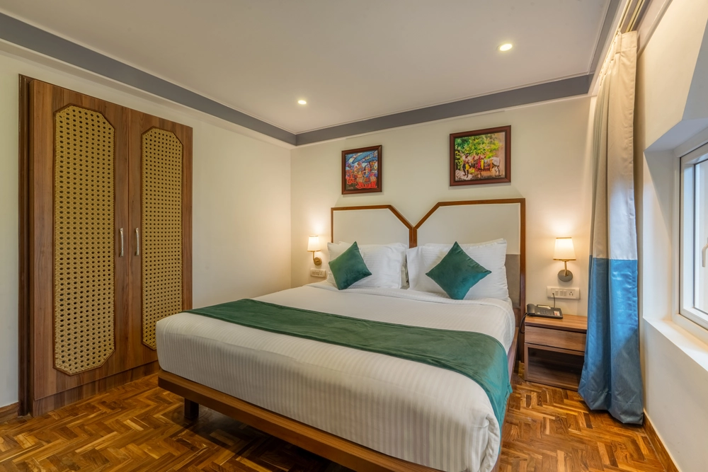 IndulgeBedroom_6adecb71-d034-4fb4-b431-b150760e2f5b